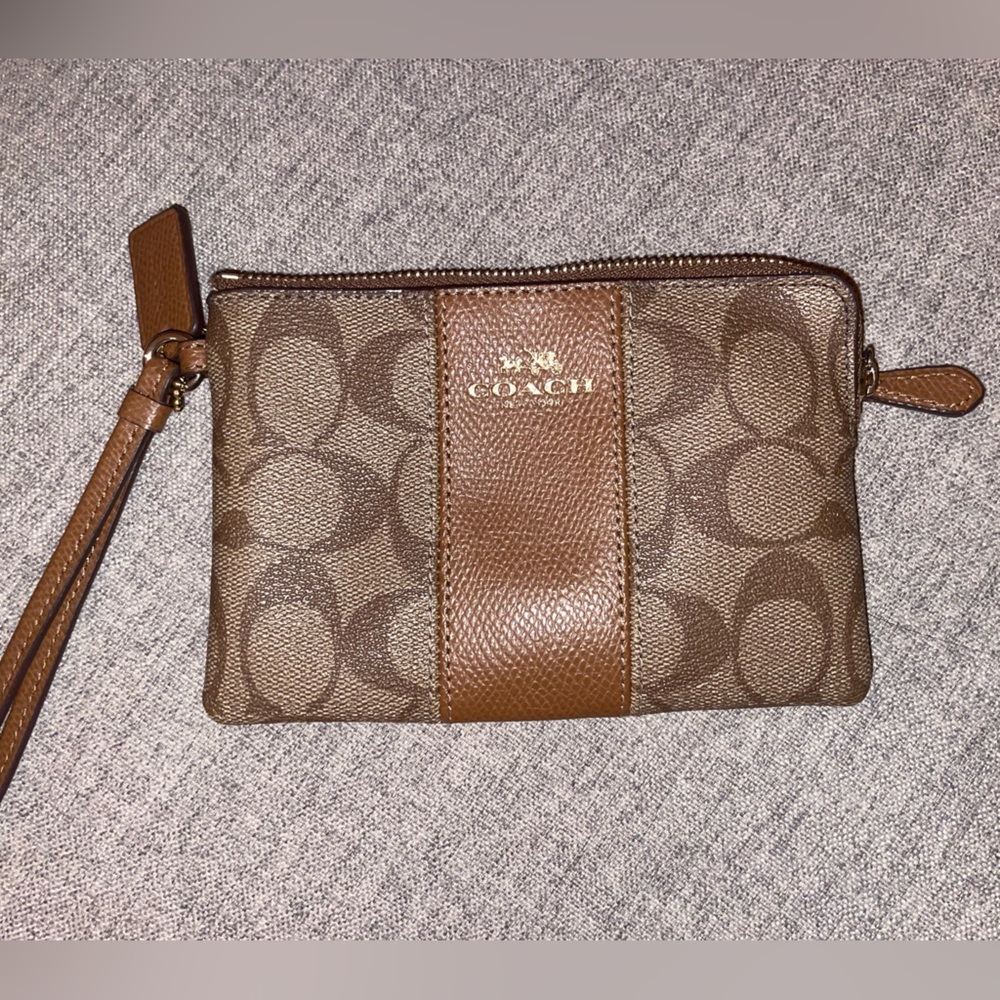 SOLD- Coach Corner Zip Wristlet Wallet Purse in Gold/Lt Khaki/Lt Saddle
